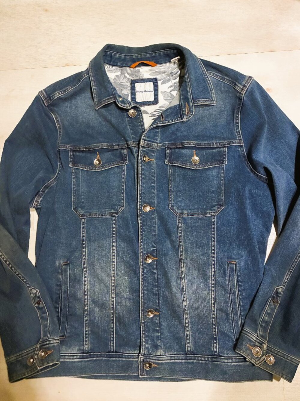 Tommy Bahama Men's Blue Denim Trucker Jacket Tropical Palm Leaf Lining Size XL